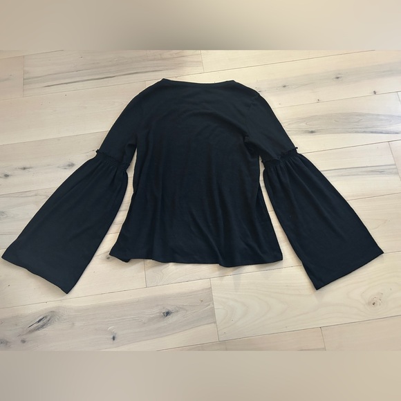 Gap Bell Sleeve Black Top Boho Size Small Soft Spun - Picture 2 of 11